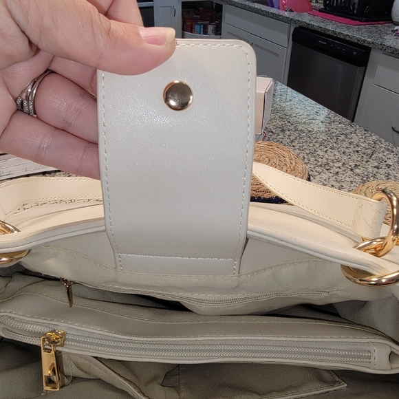 COPY - NWT Large Shoulder Boutique Quilted Vegan Hand Bag & Wallet - Picture 4 of 16